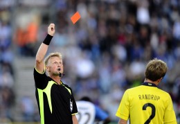 Svendsen jonglerer her med det røde kort. Vi har set mange kort de første 20 runder